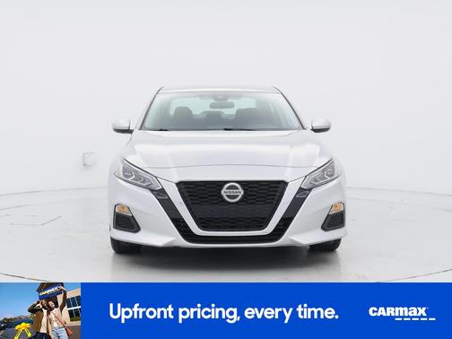 Silver 2022 Nissan Altima SV