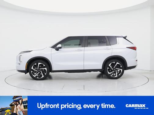 White 2024 Mitsubishi Outlander SE