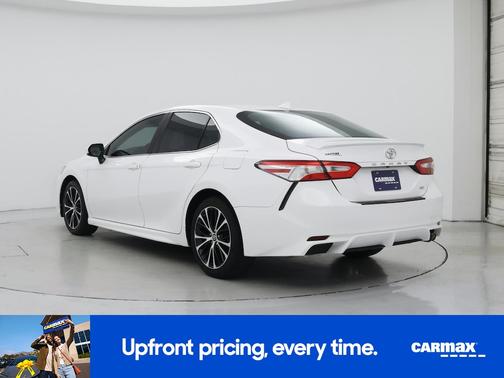 White 2020 Toyota Camry SE