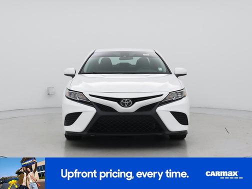 White 2020 Toyota Camry SE