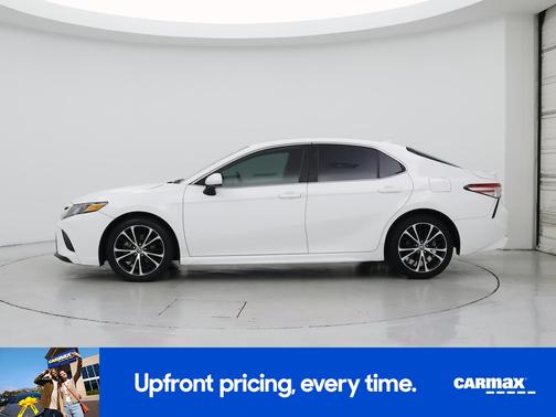 White 2020 Toyota Camry SE