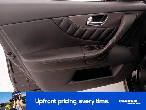 Black 2016 INFINITI QX70