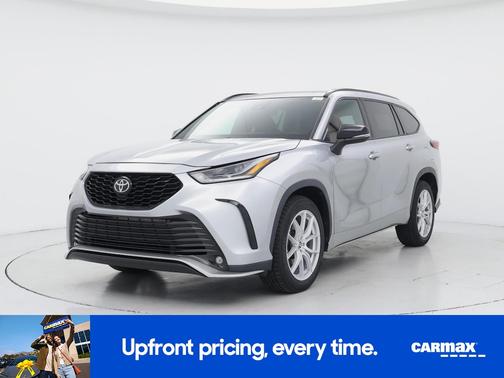 Silver 2021 Toyota Highlander XSE