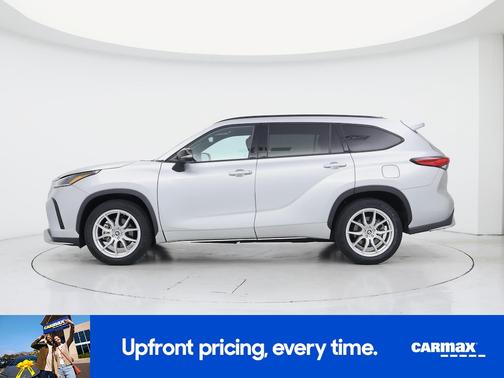 Silver 2021 Toyota Highlander XSE