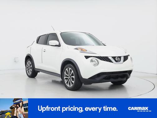 White 2017 Nissan Juke SV