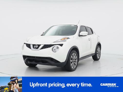 White 2017 Nissan Juke SV