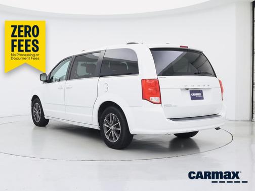 White 2017 Dodge Grand Caravan SXT