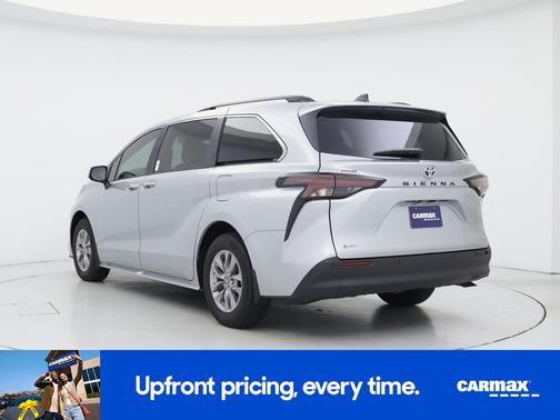 Silver 2025 Toyota Sienna XLE