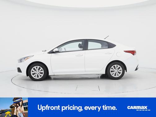 White 2019 Hyundai Accent SE