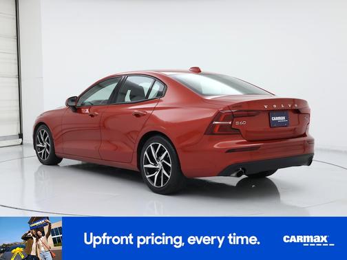 2020 Volvo S60 T6 Momentum