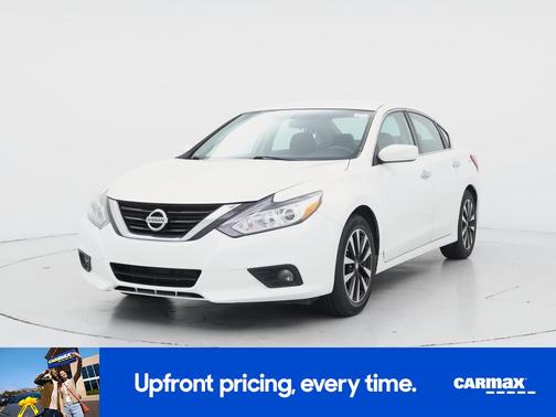 White 2018 Nissan Altima SV
