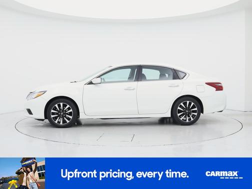 White 2018 Nissan Altima SV