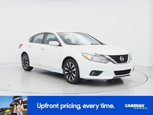 White 2018 Nissan Altima SV