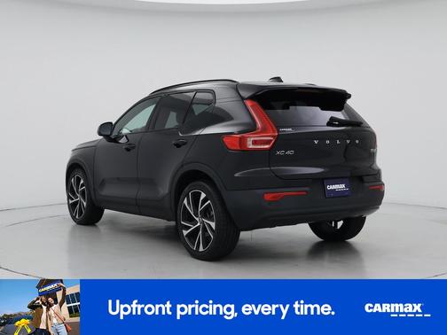 2022 Volvo XC40 T5 R-Design