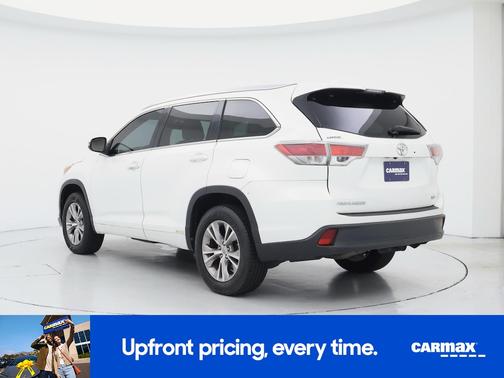 White 2015 Toyota Highlander XLE