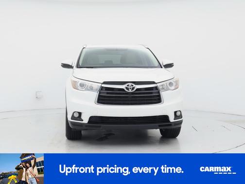 White 2015 Toyota Highlander XLE