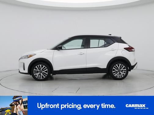 White 2023 Nissan Kicks SV