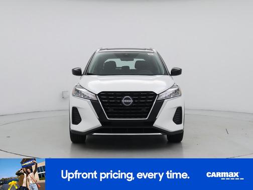 White 2023 Nissan Kicks SV