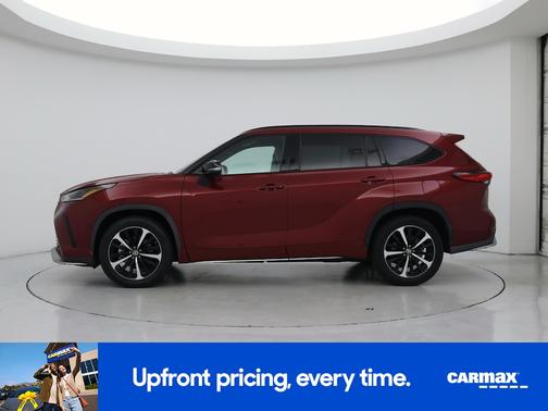 Red 2022 Toyota Highlander XSE