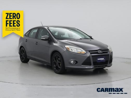 Gray 2014 Ford Focus SE