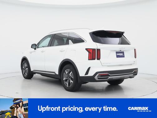 White 2023 Kia Sorento Hybrid EX