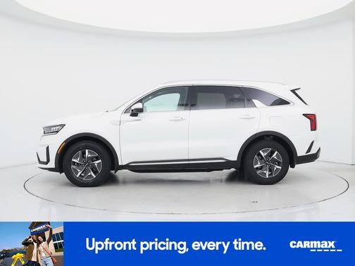 White 2023 Kia Sorento Hybrid EX