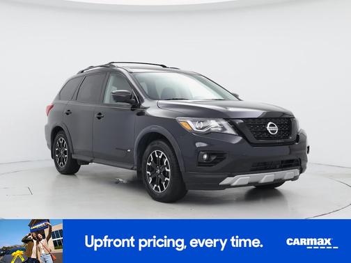 Black 2020 Nissan Pathfinder SL