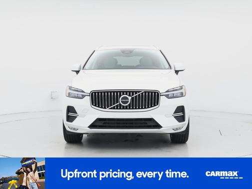 White 2022 Volvo XC60 B5 Inscription