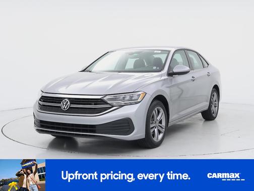 Gray 2022 Volkswagen Jetta SE