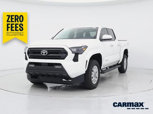 White 2024 Toyota Tacoma SR5