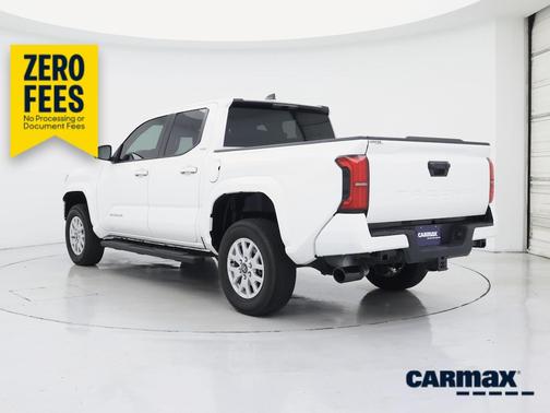 White 2024 Toyota Tacoma SR5