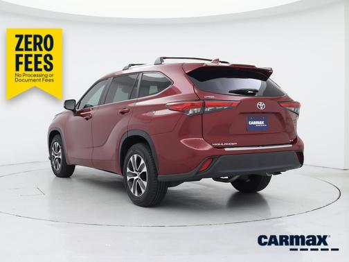Red 2023 Toyota Highlander XLE