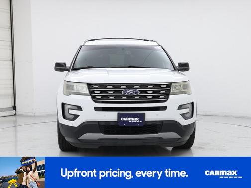 White 2017 Ford Explorer XLT
