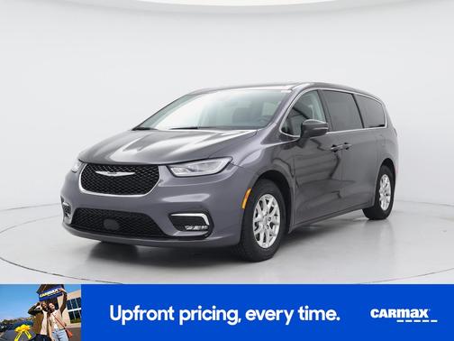 Gray 2023 Chrysler Pacifica Touring L