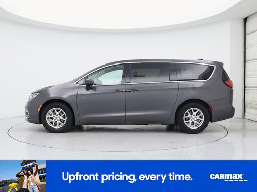 Gray 2023 Chrysler Pacifica Touring L
