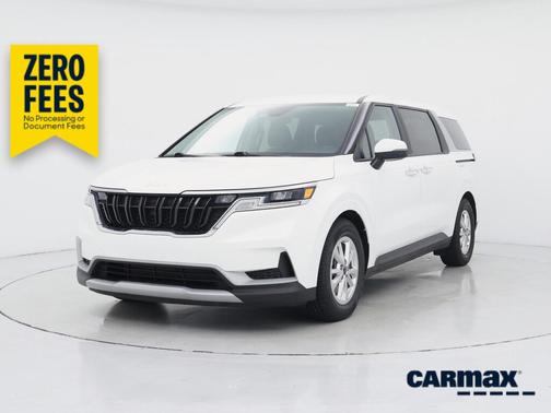 White 2022 Kia Carnival LXS