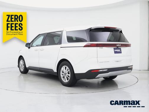 White 2022 Kia Carnival LXS