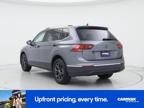 Gray 2024 Volkswagen Tiguan SE