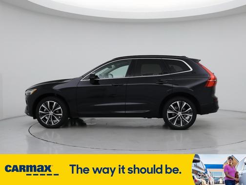 2022 Volvo XC60 B5 Momentum
