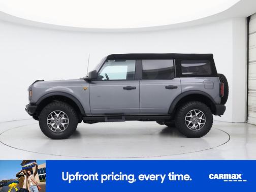 Gray 2024 Ford Bronco Badlands