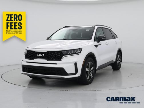White 2023 Kia Sorento S