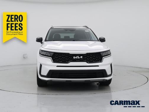 White 2023 Kia Sorento S