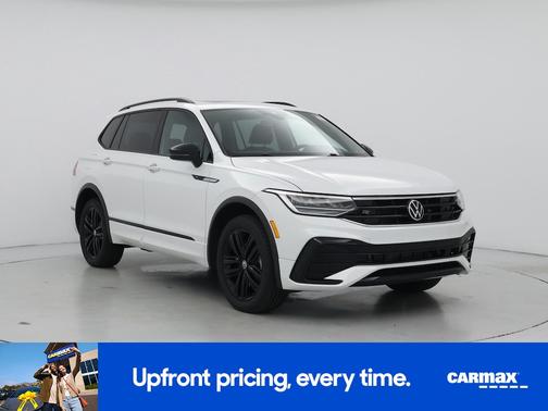 White 2022 Volkswagen Tiguan SE R-Line Black