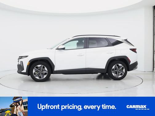 White 2025 Hyundai TUCSON SEL