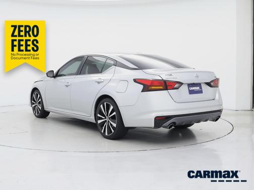 Silver 2022 Nissan Altima SR