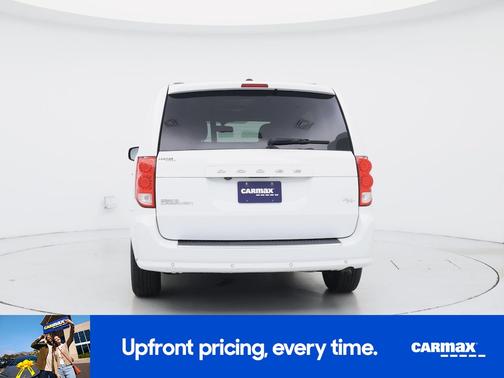 White 2016 Dodge Grand Caravan R/T
