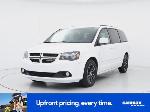 White 2016 Dodge Grand Caravan R/T