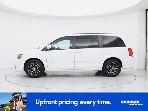 White 2016 Dodge Grand Caravan R/T