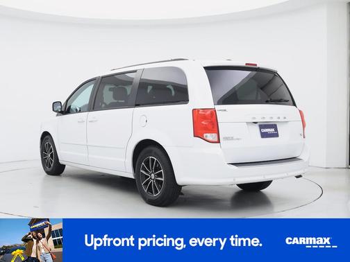 White 2016 Dodge Grand Caravan R/T