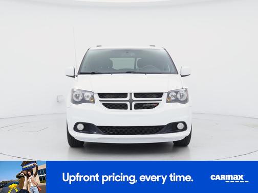 White 2016 Dodge Grand Caravan R/T